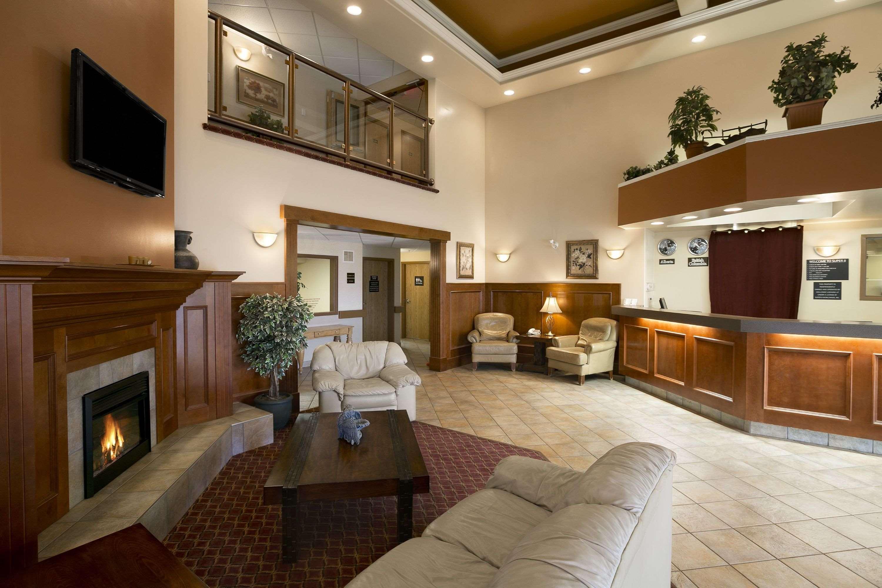 Super 8 By Wyndham Fort Nelson Bc מראה חיצוני תמונה