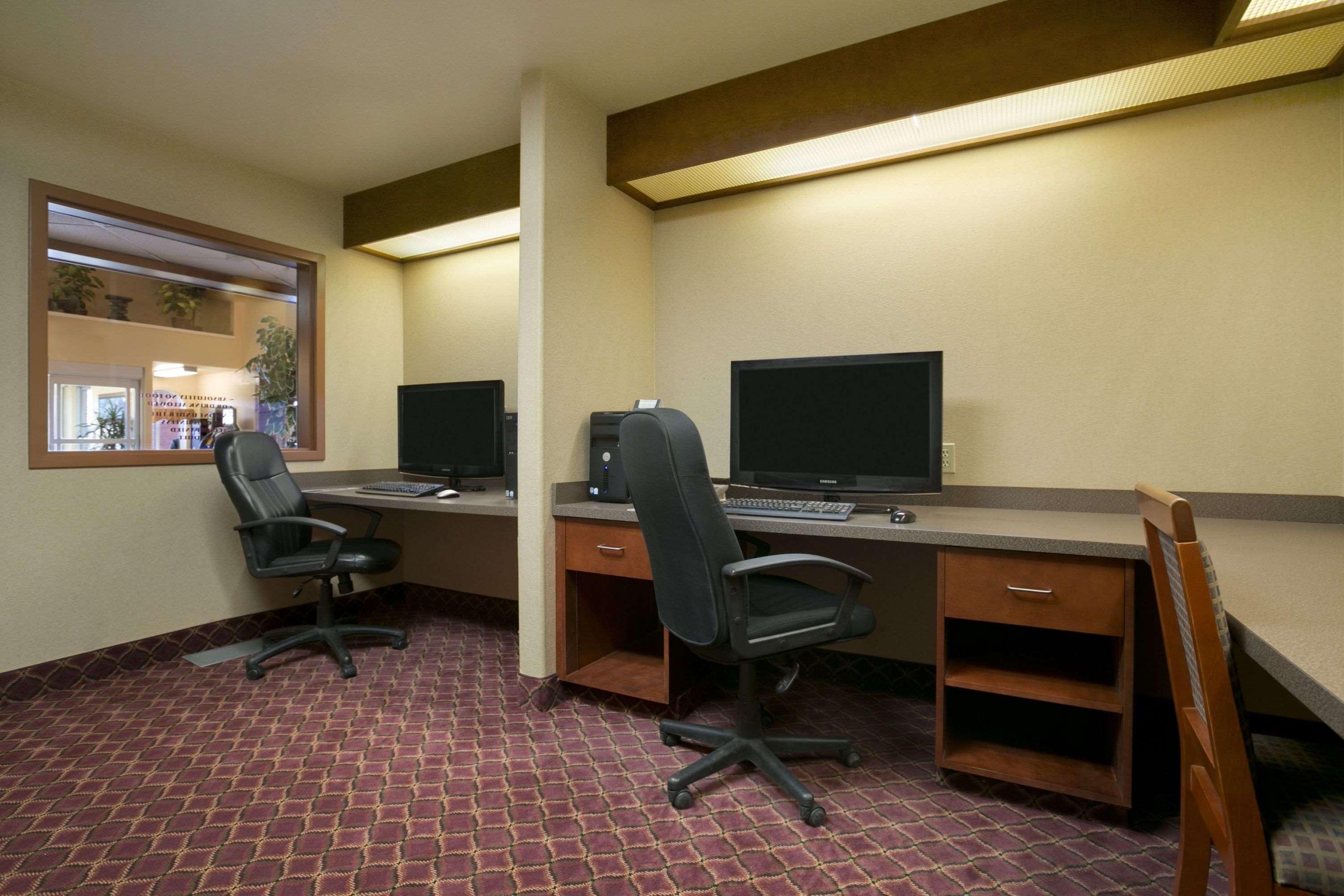 Super 8 By Wyndham Fort Nelson Bc מראה חיצוני תמונה
