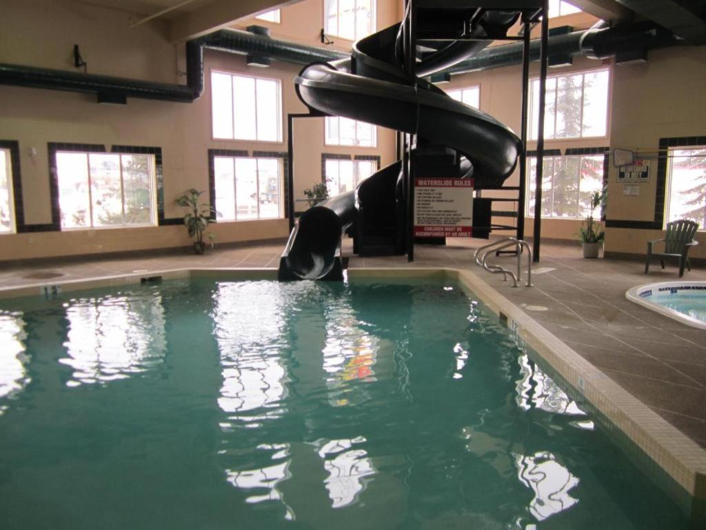 Super 8 By Wyndham Fort Nelson Bc מראה חיצוני תמונה