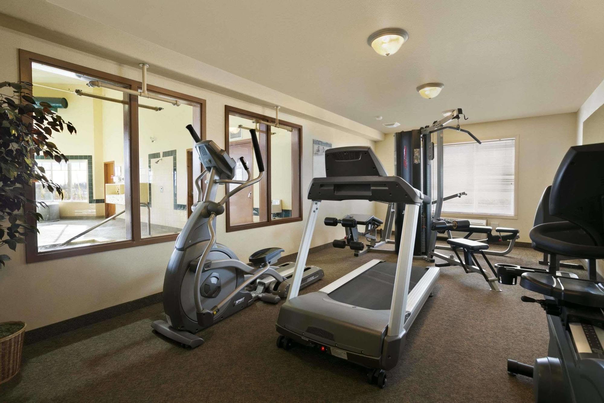 Super 8 By Wyndham Fort Nelson Bc מראה חיצוני תמונה